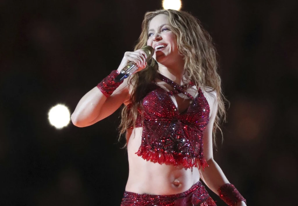 Shakira pozuje w stroju kąpielowym, który zaprojektowała sama
