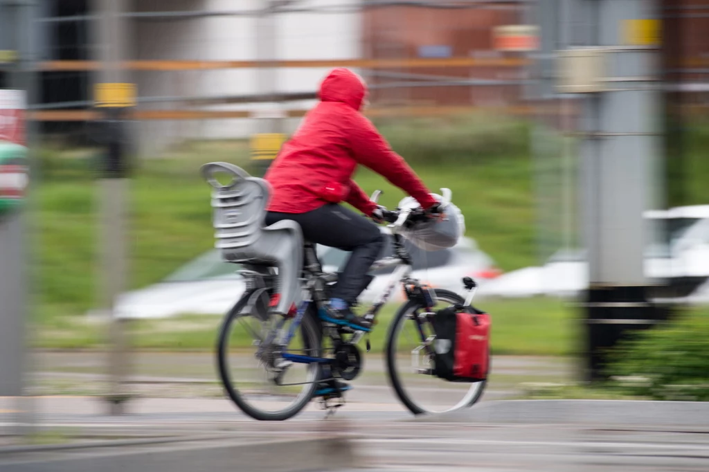 Niestety, rowerzyści rzadko mają w zwyczaju jeździć w kamizelce