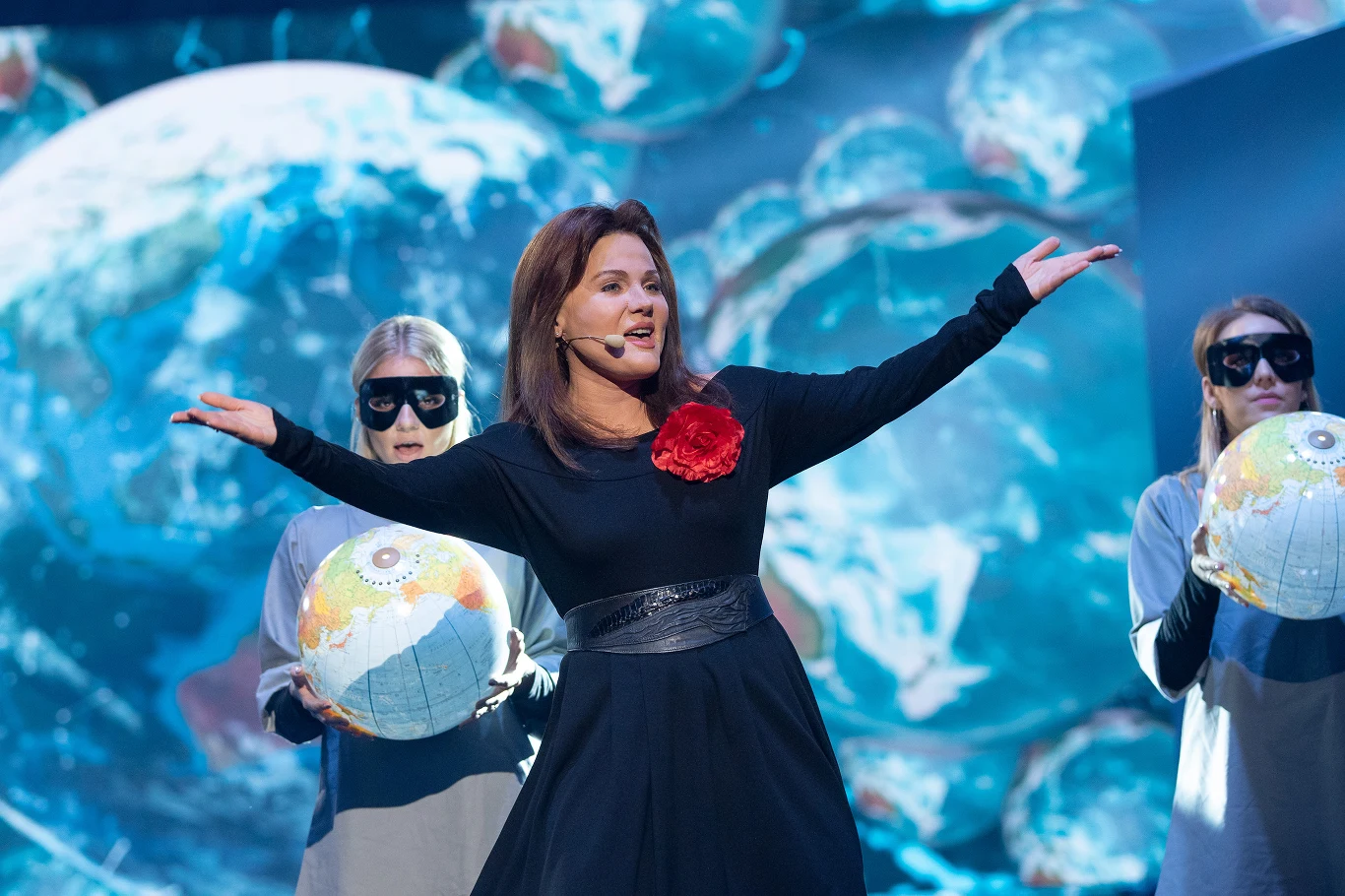 Gosia Andrzejewicz jako Belinda Carlisle Gosia Andrzejewicz jako Belinda Carlisle