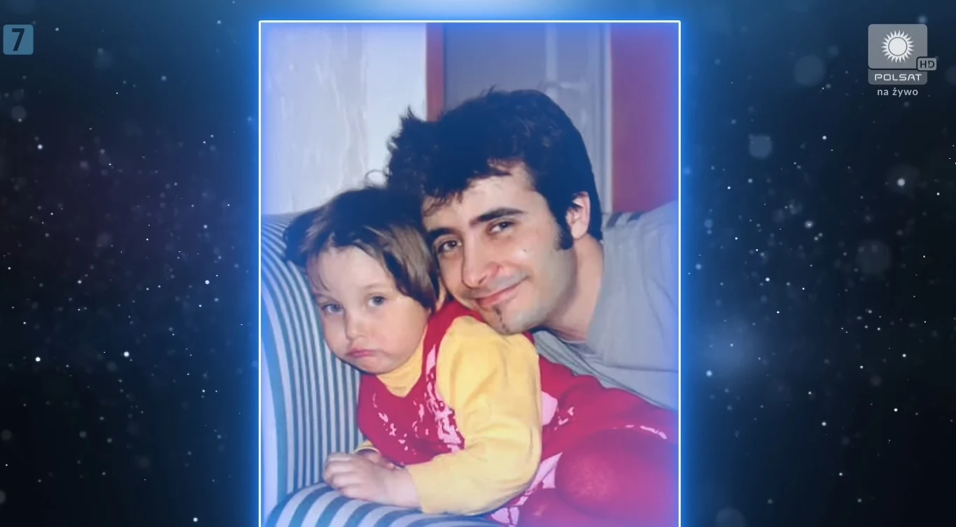 Mała Julia Wieniawa z ojcem Mała Julia Wieniawa z ojcem