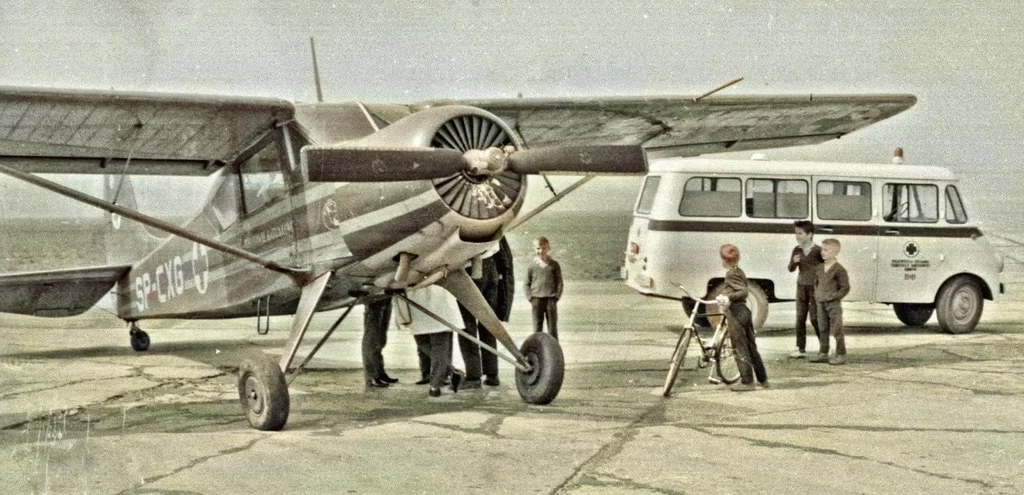 PZL-101 "Gawron" z ZLS Kraków na lotnisku Czyżyny, lata 60. 