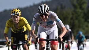 Tadej Pogačar (z przodu) i Primož Roglič