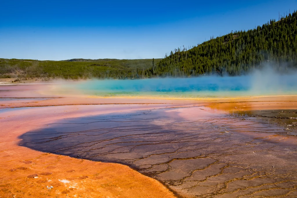 Grand Prismatic Spring, ogromne źródło termalne na terenie Parku Yellowstone - miejscu, które może stać się przyczyną zagłady połowy USA