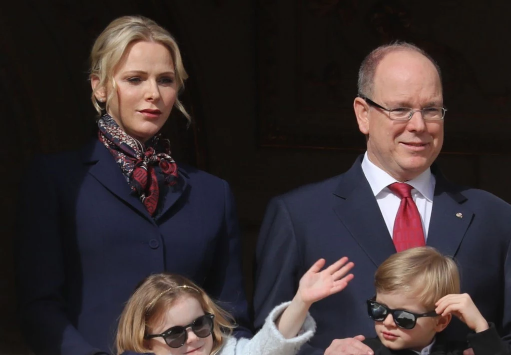 Rodzina królewska podczas parady w Monako