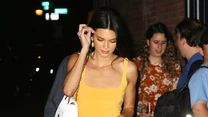 Koniecznie wykorzystajcie potencjał, jaki niesie za sobą ta sukienka. To absolutne must have zbliżającego się sezonu.

Na zdj. Kendall Jenner

Źródło: Styl.pl