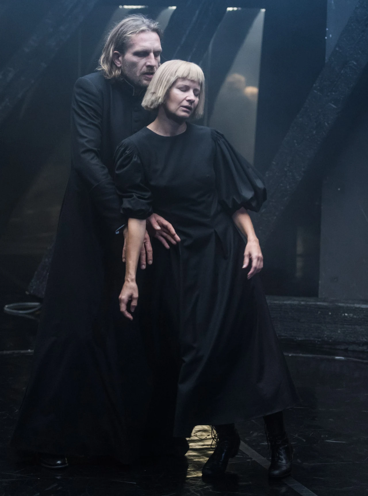 Małgorzata Kożuchowska w sztuce "Matka Joanna od Aniołów" w Teatrze Narodowym Małgorzata Kożuchowska w sztuce "Matka Joanna od Aniołów" w Teatrze Narodowym