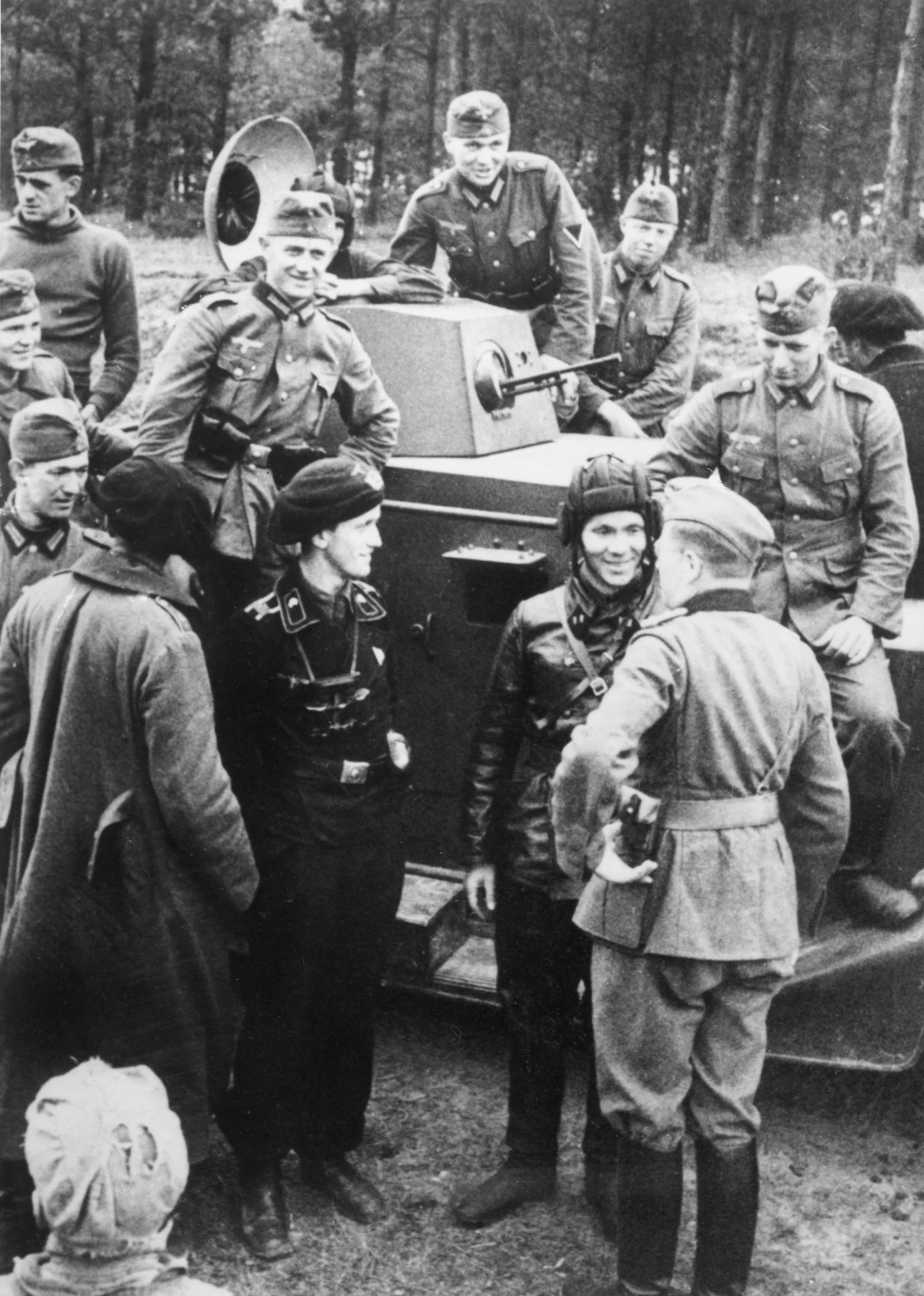 Przedstawiciele dwóch totalitarnych mocarstw ustalili również, iż "nie będą na swoich terenach tolerować żadnej polskiej agitacji, która przenikałaby na terytorium drugiej strony. Wszelkie próby takiej agitacji na ich terenach będą likwidowane, a obie strony będą się informowały wzajemnie o podejmowanych w tych celach środkach".