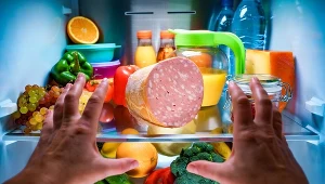 Wędlinę przechowuj w lodówce tylko w ten sposób. W przeciwnym razie szybko się zepsuje