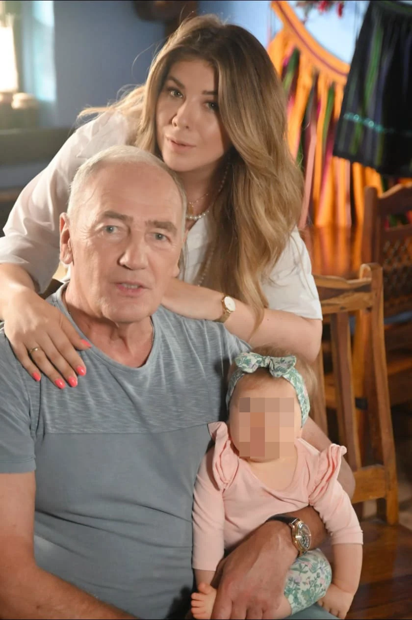 Małgorzata i Karol Strasburgerowie z małą Laurą Małgorzata i Karol Strasburgerowie z małą Laurą