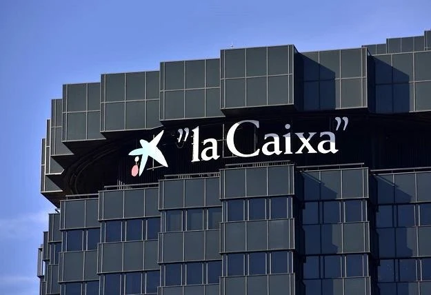 Caixabank i Bankia oficjalnie ogłosiły początek fuzji.