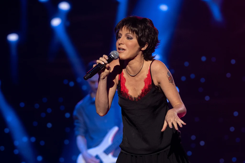 Natalia Avelon jako Dolores O’Riordan Natalia Avelon jako Dolores O’Riordan