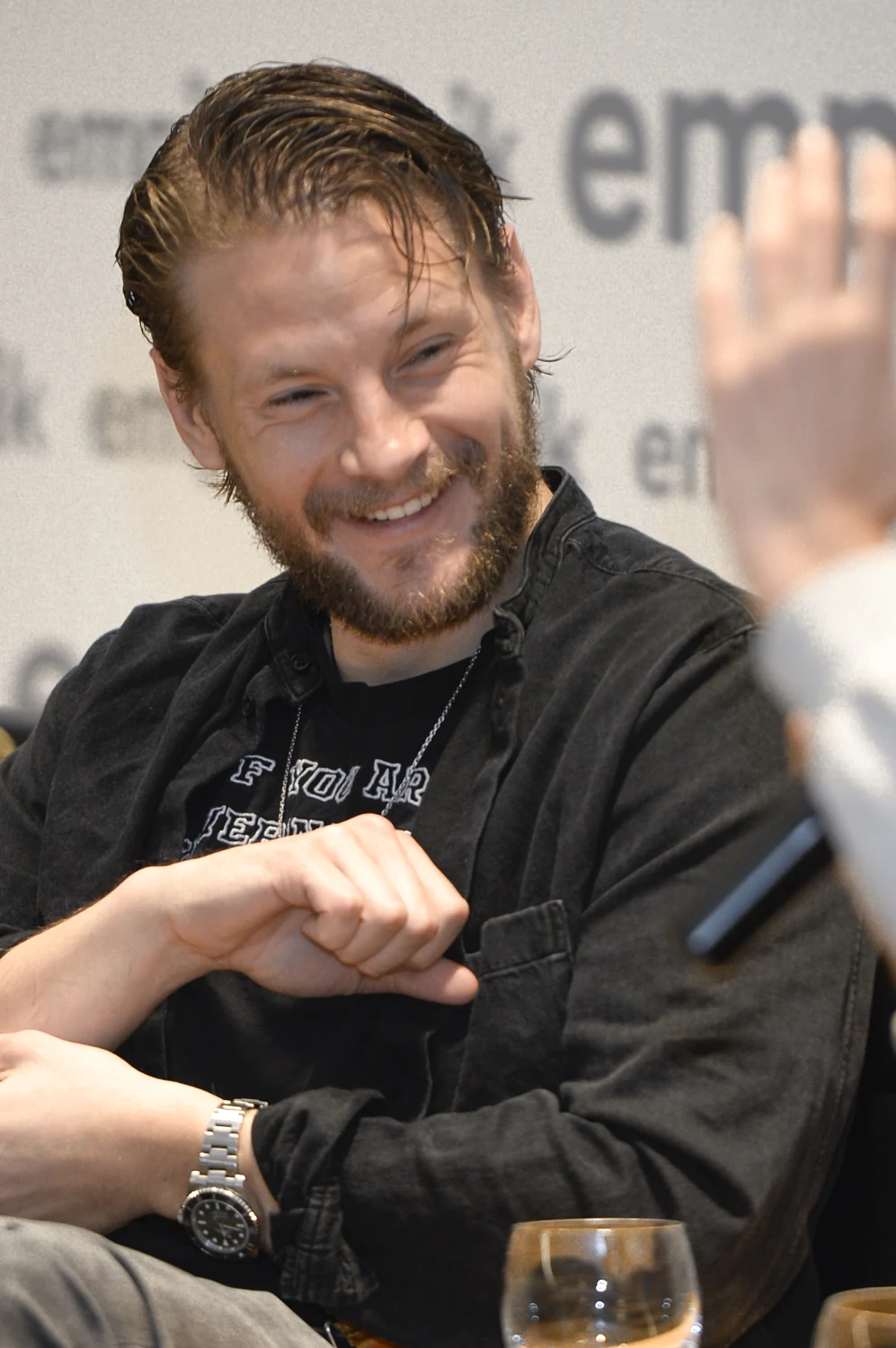 Szczęśliwy ojciec Sebastian Fabijański