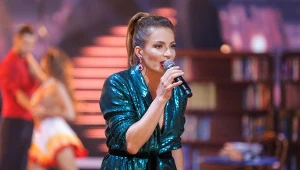 Anna Dereszowska w programie "Taniec z Gwiazdami". W tle Sylwia Madeńska i Mikołaj Jędruszczak.