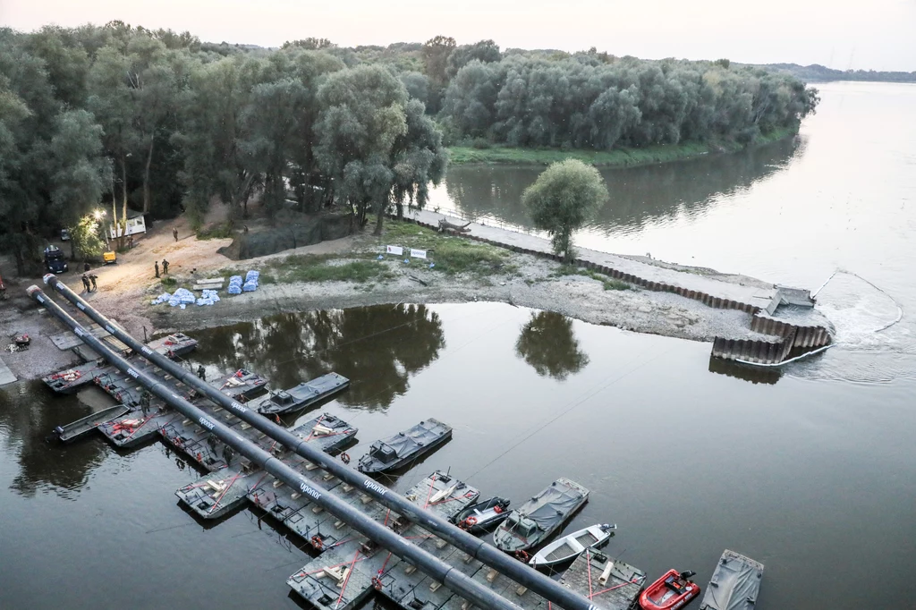 Awaria "Czajki". Budowa mostu pontonowego na Wiśle