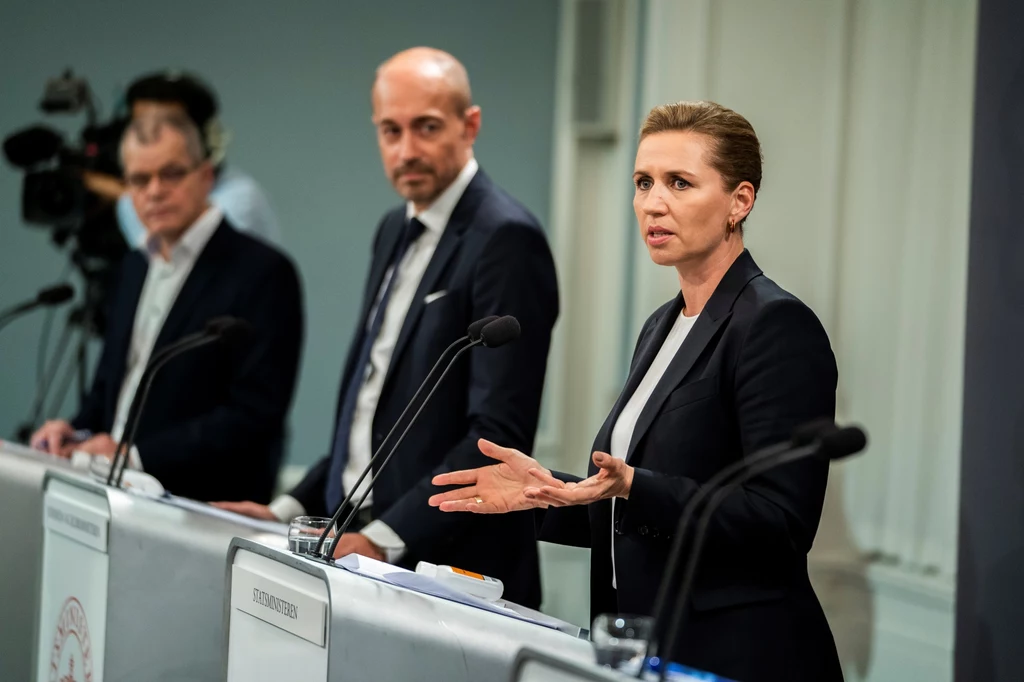 Na pierwszym planie premier Danii Mette Frederiksen Na pierwszym planie premier Danii Mette Frederiksen