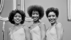 The Emotions na zdjęciu z 1977 roku. Od lewej: Pamela Hutchinson, Wanda Hutchinson i Sheila Hutchinson