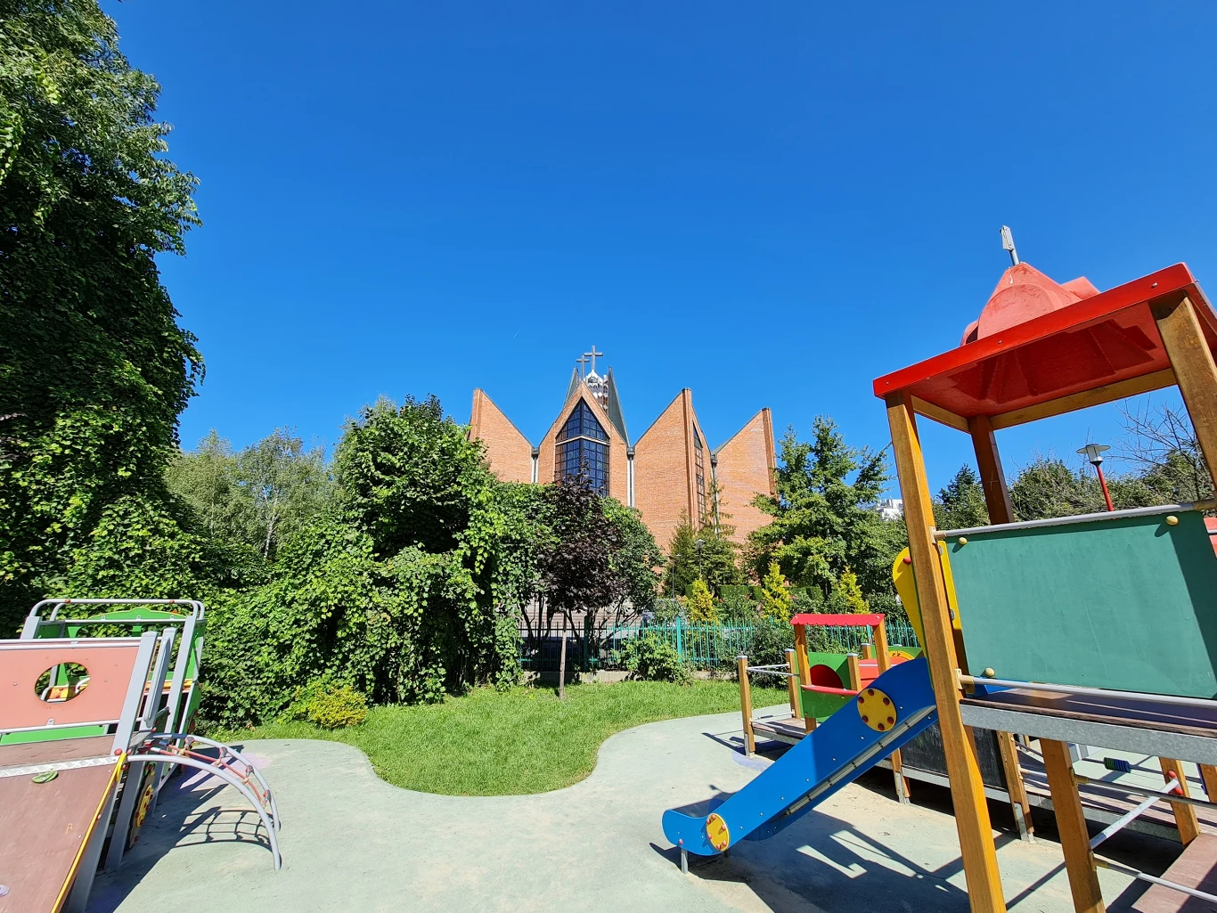 Obiektyw ultraszerokokątny