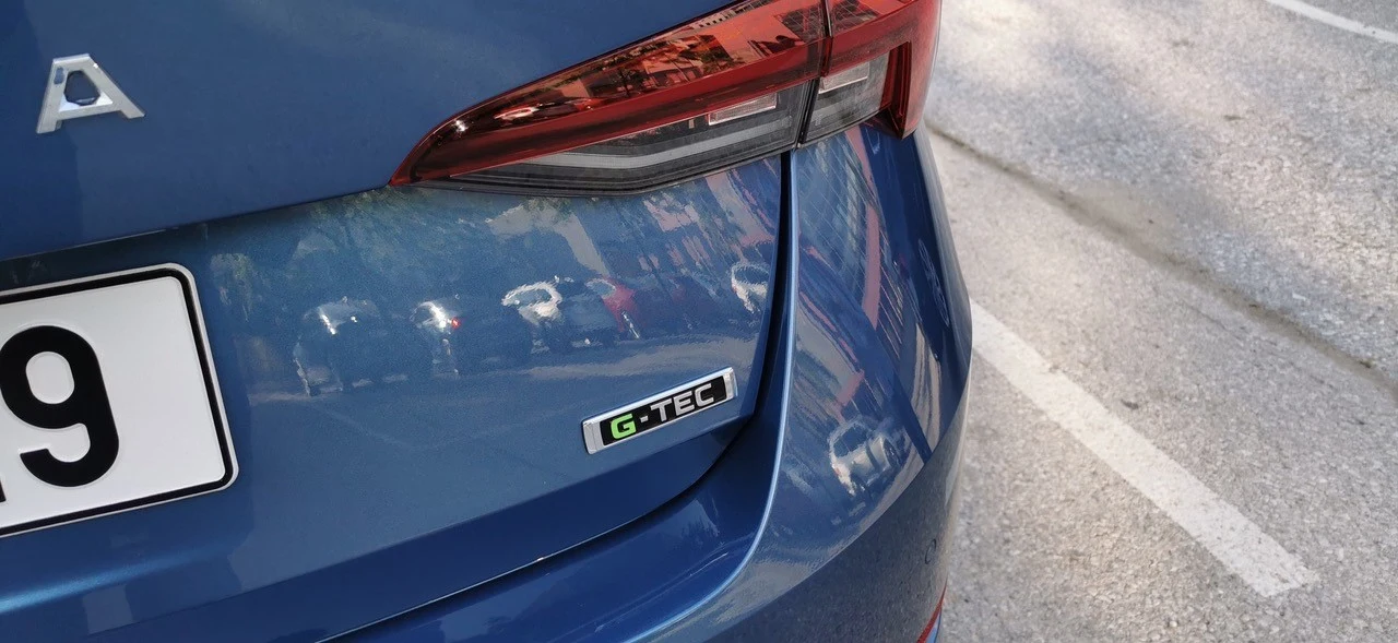 Hybrydowa skoda octavia