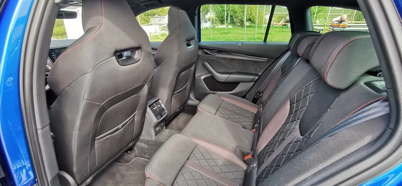 Hybrydowa skoda octavia