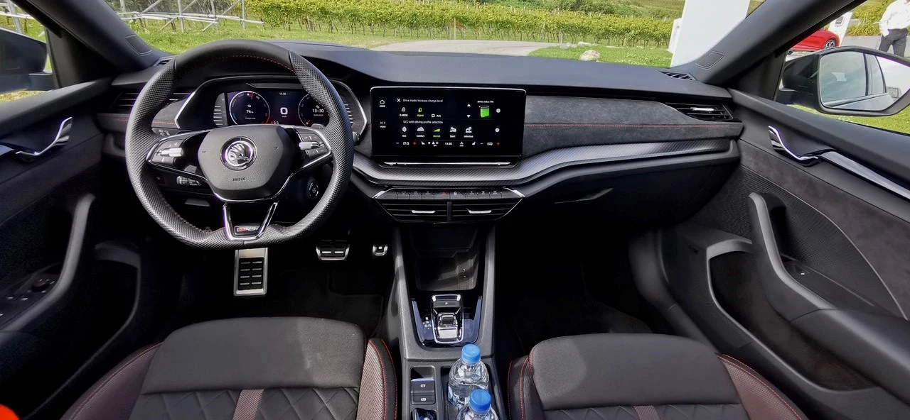 Hybrydowa skoda octavia