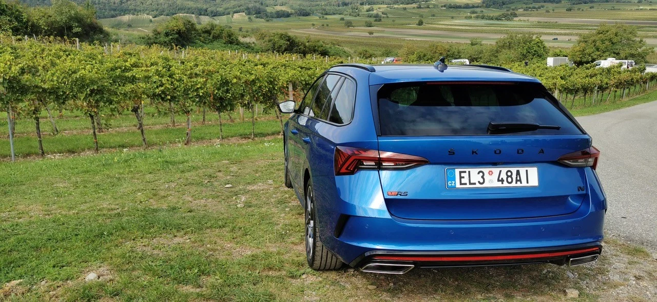 Hybrydowa skoda octavia