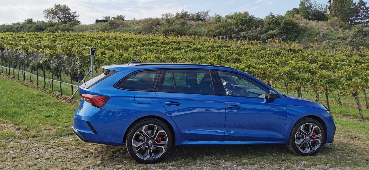 Hybrydowa skoda octavia