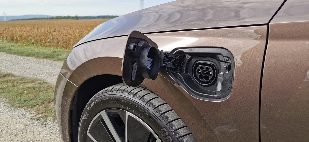 Hybrydowa skoda octavia