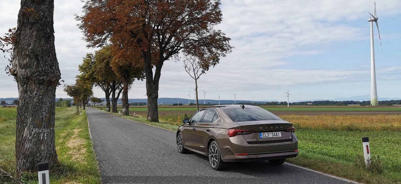 Hybrydowa skoda octavia