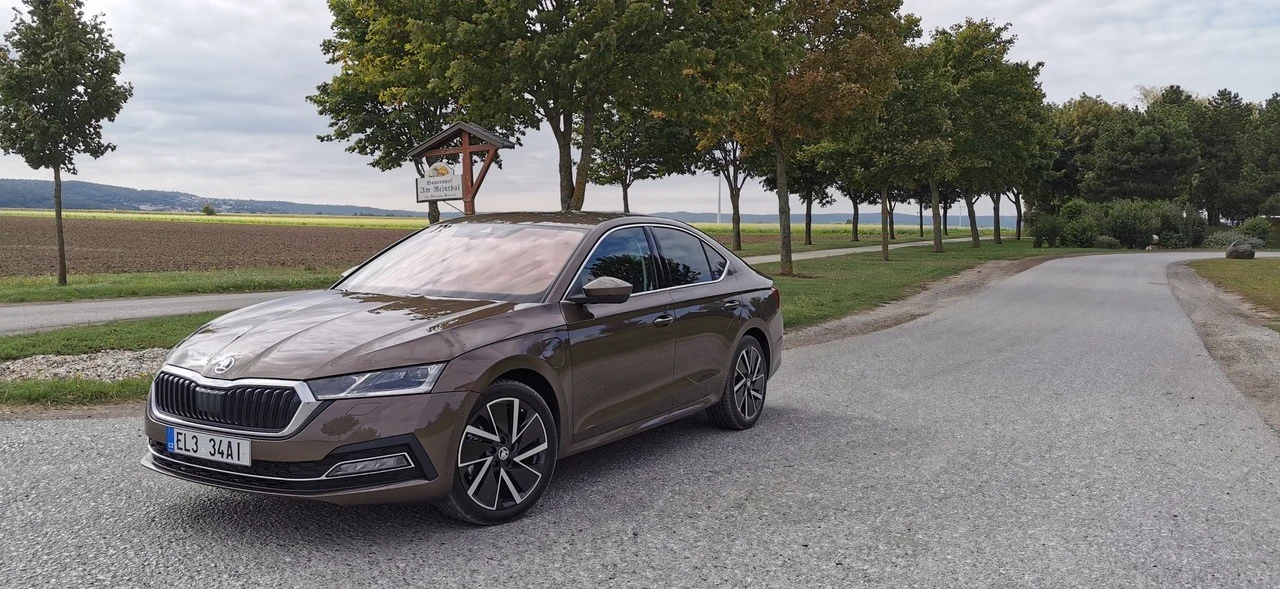 Hybrydowa skoda octavia