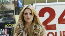 Mischa Barton zyskała popularność za sprawą roli Marissy Cooper w serialu "Życie na fali". Wcieliła się też m.in w postać Rocky w nowej wersji "Bonnie i Clyde'a". 

Nie jest jednak znana jedynie jako aktorka. Próbowała też swoich sił w modelingu. Na ekranie trudno było oderwać od niej wzrok. Dziś nadal jest piękna, jednak w codziennym wydaniu zupełnie nie przypomina siebie sprzed lat.  