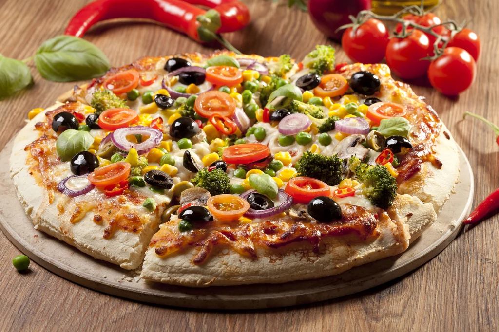 Domowa pizza z warzywami