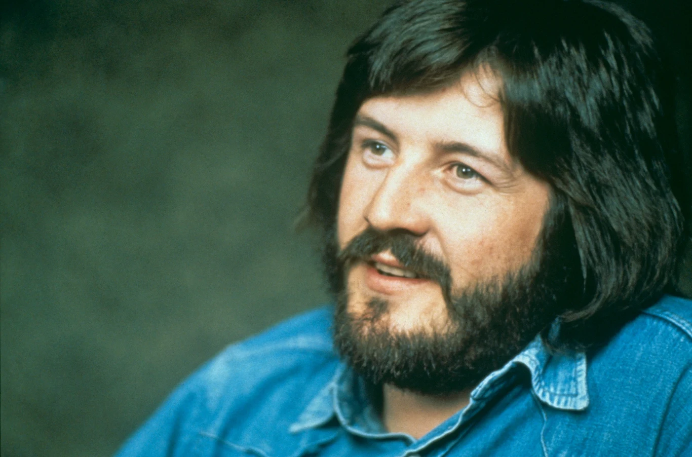 Mały Bonzo już w wieku 5 lat doprowadzał rodziców do szewskiej pasji, bębniąc na koszach na śmieci czy puszkach po kawie. Pierwszy werbel młody John otrzymał od mamy, gdy miał raptem 10 lat. Pięć lat później ojciec zainwestował w syna, kupując mu zestaw perkusyjny.