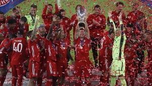 Bayern Monachium - Sevilla FC 2-1. Lewandowski trzecim Polakiem z Superpucharem Europy