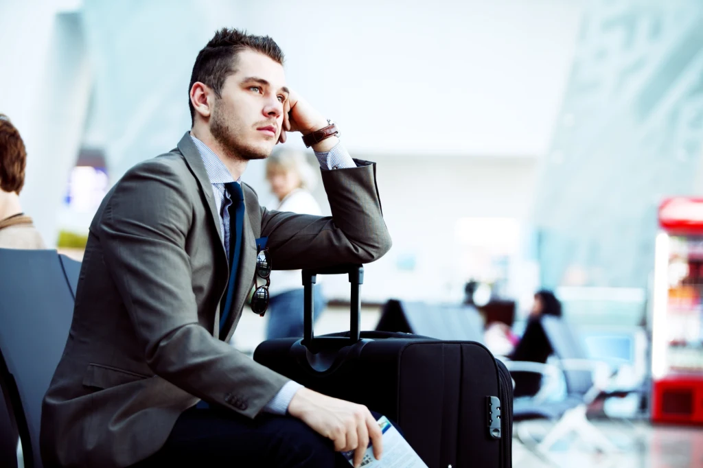 Młodzi Polacy ruszyli do pracy za granicę. Kuszą ich wyższe zarobki