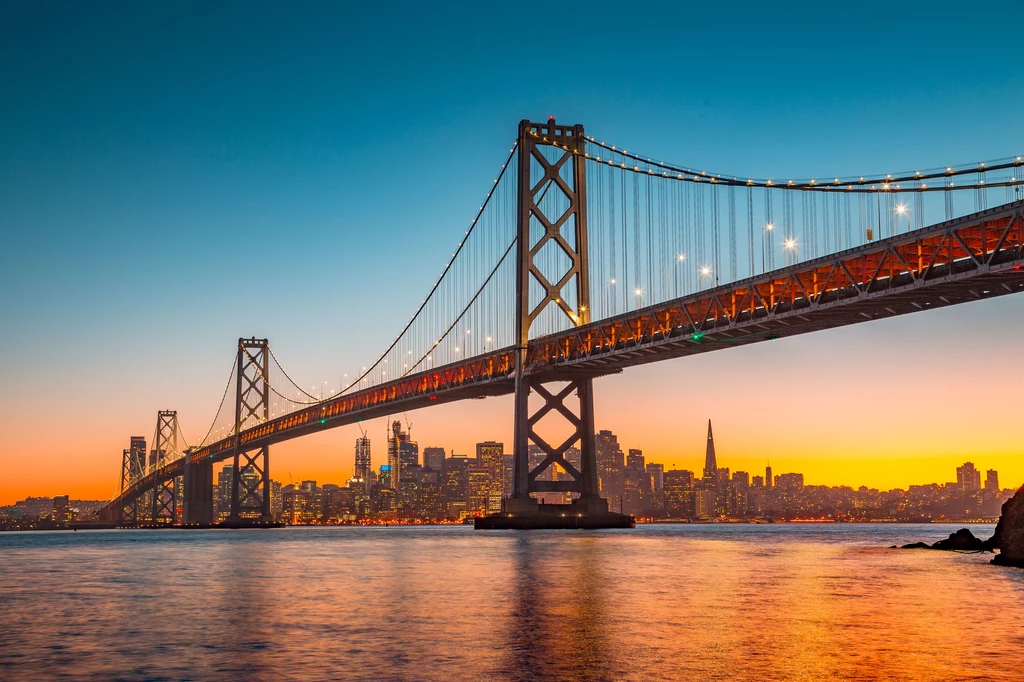 Most Oakland Bay Bridge łączący West Oakland z San Francisco