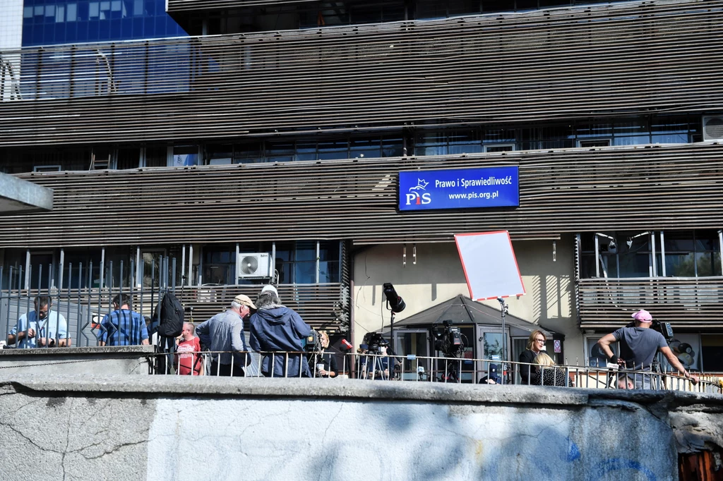 Siedziba PiS na ul. Nowogrodzkiej w Warszawie Siedziba PiS na ul. Nowogrodzkiej w Warszawie