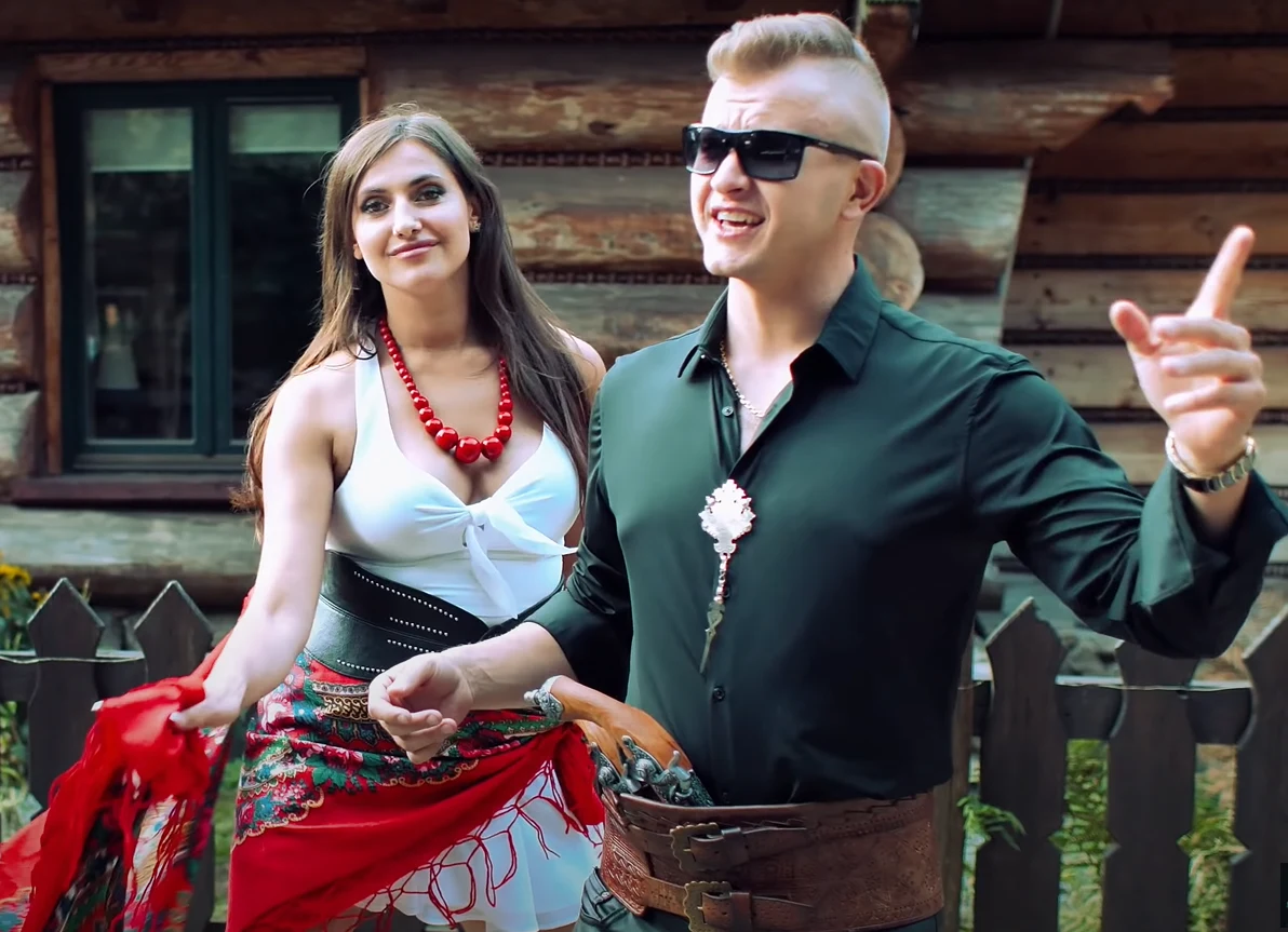 Dawid Narożny w teledysku "Zrobię z ciebie pannę młodą" Dawid Narożny w teledysku "Zrobię z ciebie pannę młodą"