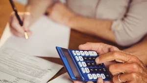 Kobiety otrzymują emeryturę niższą o średnio 1500 zł, wylicza prezes ZUS