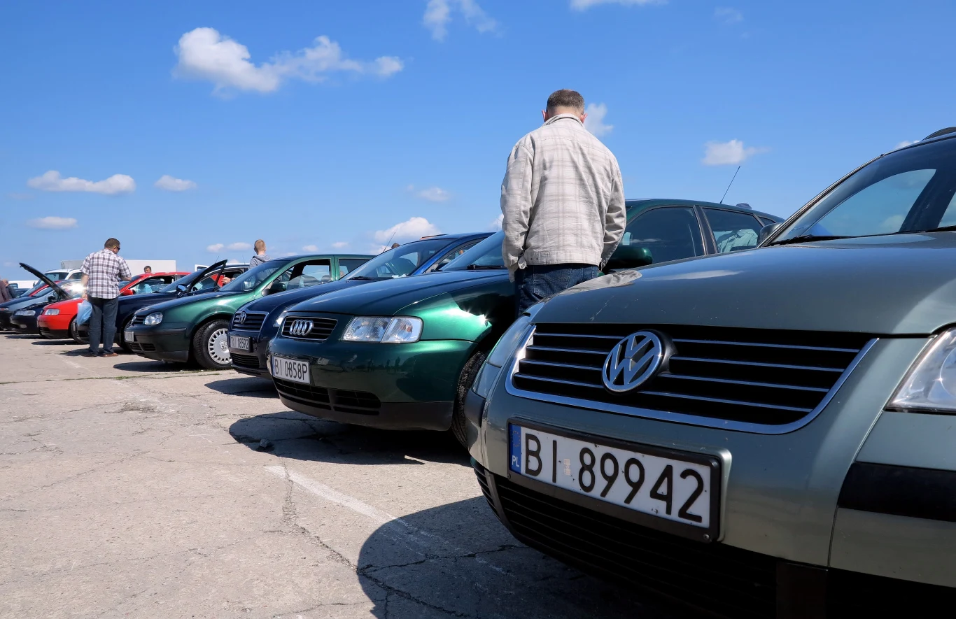 Nie da się ukryć, że przeciętne auto w Polsce to pojazd kilkunastoletni Nie da się ukryć, że przeciętne auto w Polsce to pojazd kilkunastoletni