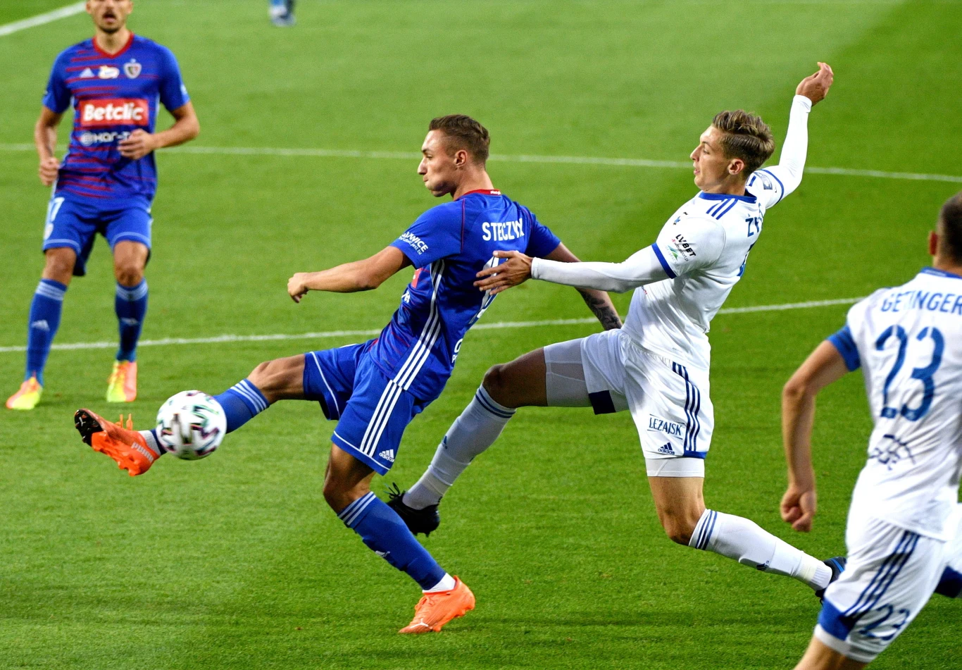 Piast przegrał ze Stalą Mielec 2-3 Piast przegrał ze Stalą Mielec 2-3