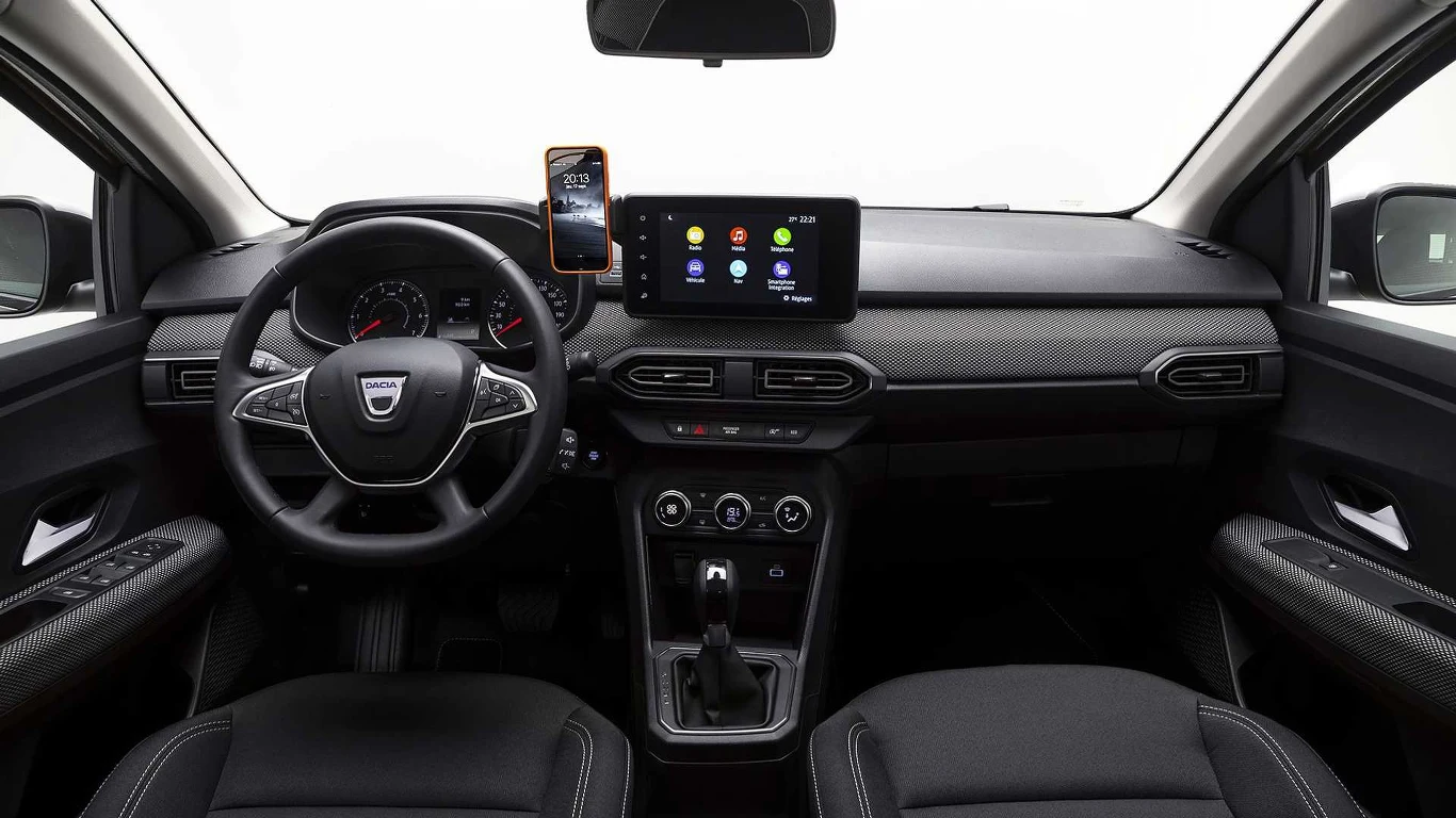 Wnętrze nowych Dacii Logan i Sandero
