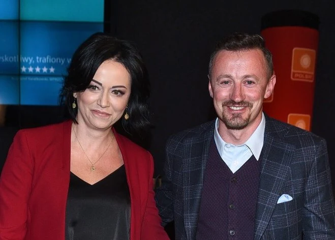 Adam Małysz z żoną na premierze filmu "(Nie)znajomi" Adam Małysz z żoną na premierze filmu "(Nie)znajomi"