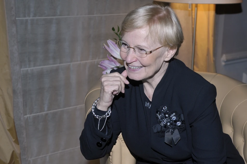 Edyta Wojtczak pracowała w telewizji w czasach PRL-u.  Edyta Wojtczak pracowała w telewizji w czasach PRL-u.