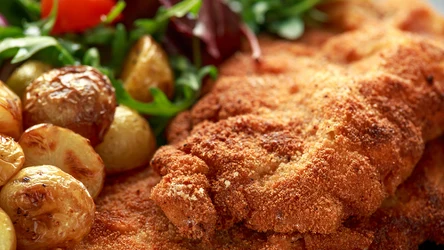 W jaki sposób przyrządzić kotlety schabowe? Ten sposób sprawi, że będą miękkie i soczyste