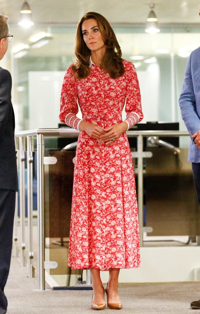 Księżna Kate ostatnio bardzo często nosi koszulowe sukienki