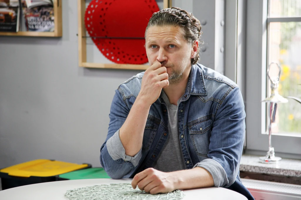 Michał Chorosiński na planie zdjęciowym Michał Chorosiński na planie zdjęciowym