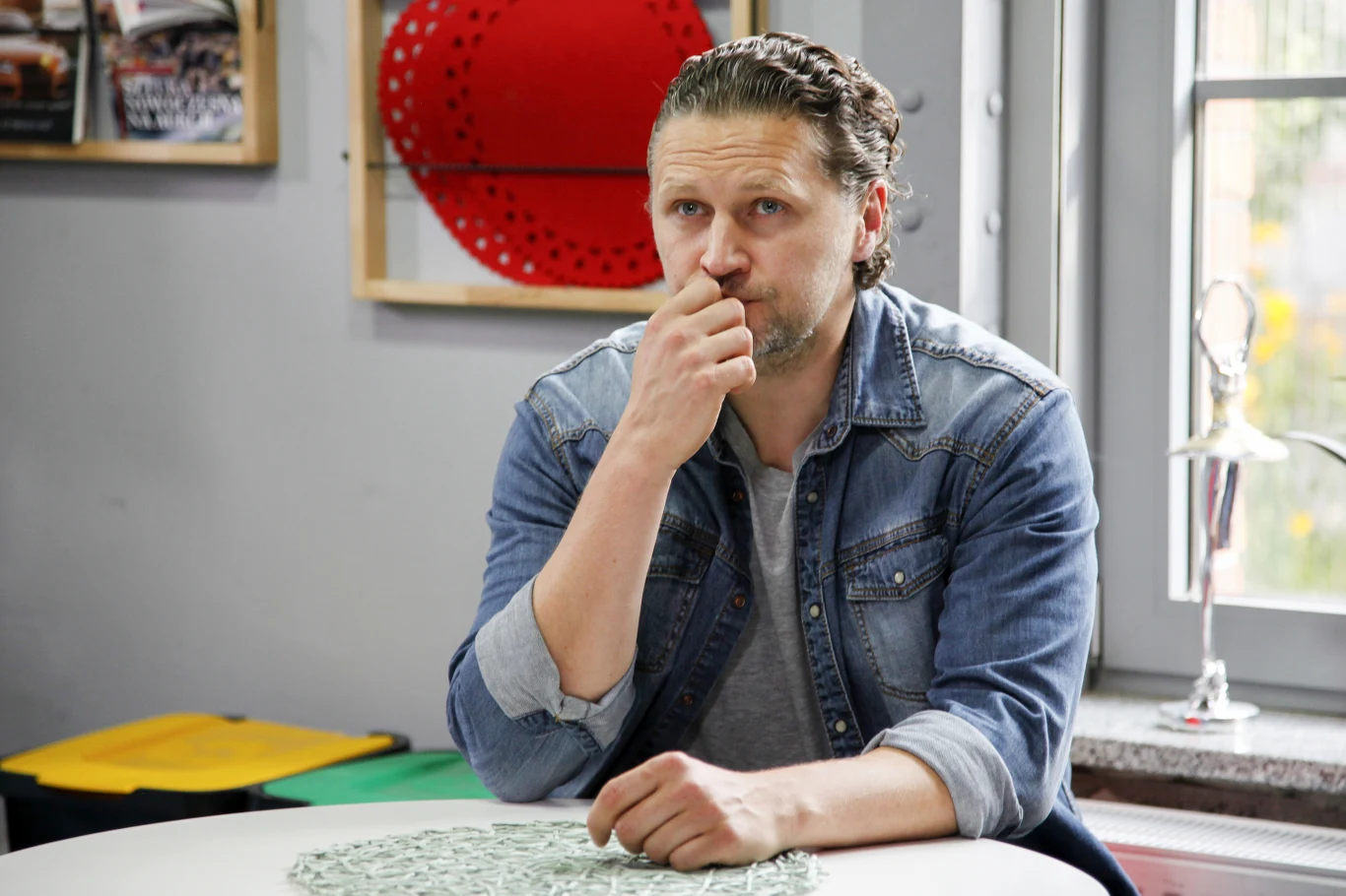 Michał Chorosiński na planie zdjęciowym Michał Chorosiński na planie zdjęciowym