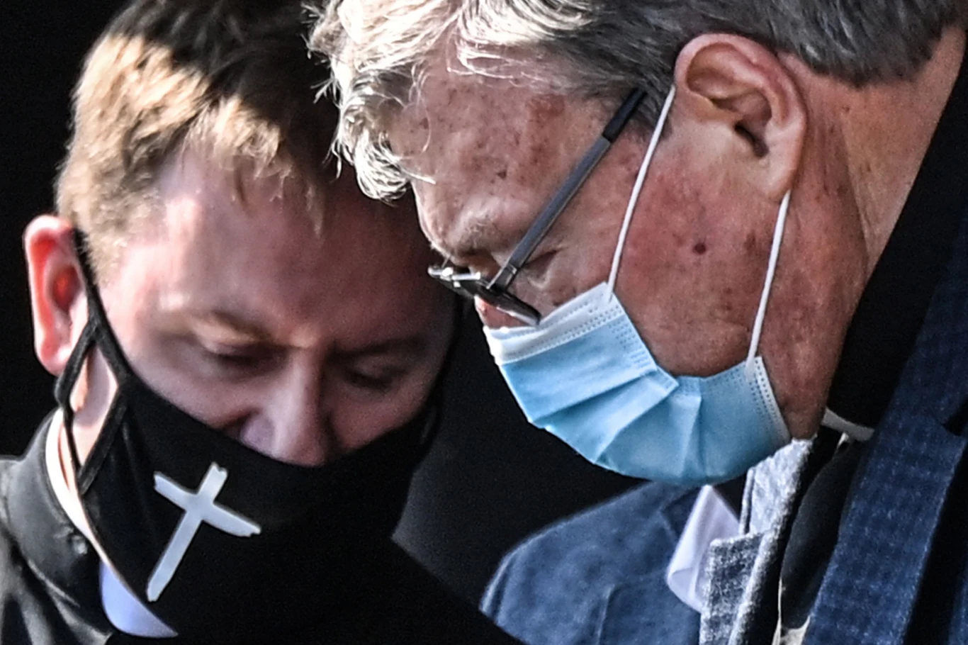 Nie wyklucza się nawet, że będzie ponownie doradzał Franciszkowi, zwłaszcza w obecnej trudnej sytuacji w Watykanie w związku z zarzutami wobec kardynała Angelo Becciu, dotyczącymi nieprawidłowości finansowych w zarządzaniu funduszami Stolicy Apostolskiej. Nie wyklucza się nawet, że będzie ponownie doradzał Franciszkowi, zwłaszcza w obecnej trudnej sytuacji w Watykanie w związku z zarzutami wobec kardynała Angelo Becciu, dotyczącymi nieprawidłowości finansowych w zarządzaniu funduszami Stolicy Apostolskiej.