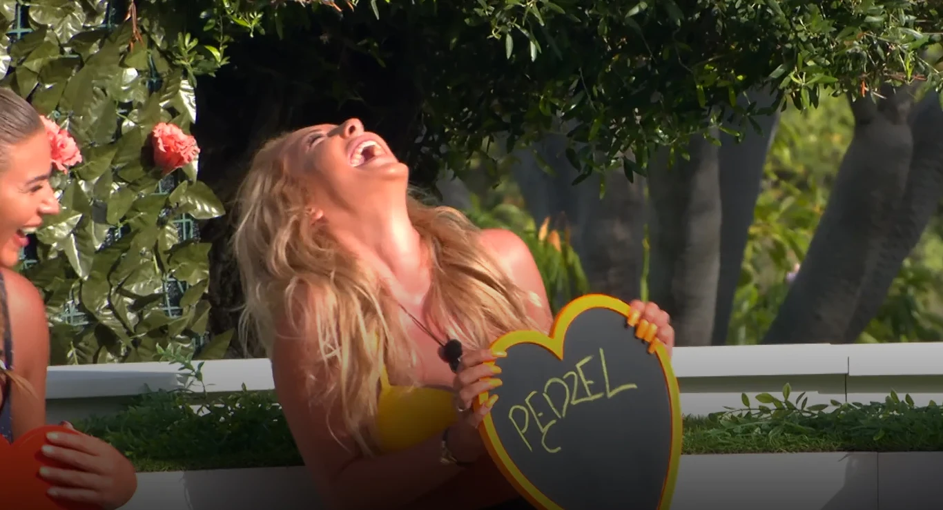 Julia - "Love Island. Wyspa miłości" Julia - "Love Island. Wyspa miłości"