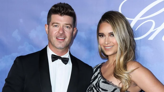 Robin Thicke i April Love Geary zaręczyli się w Wigilię 2018 roku, więc popularna modelka prawdopodobnie już niedługo zostanie drugą żoną muzyka, który wcześniej był związany z aktorką Paulą Patton, z którą ma syna.